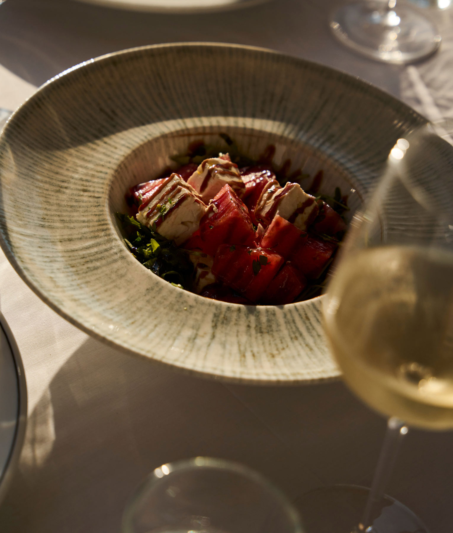 DINING EXPERIENCE